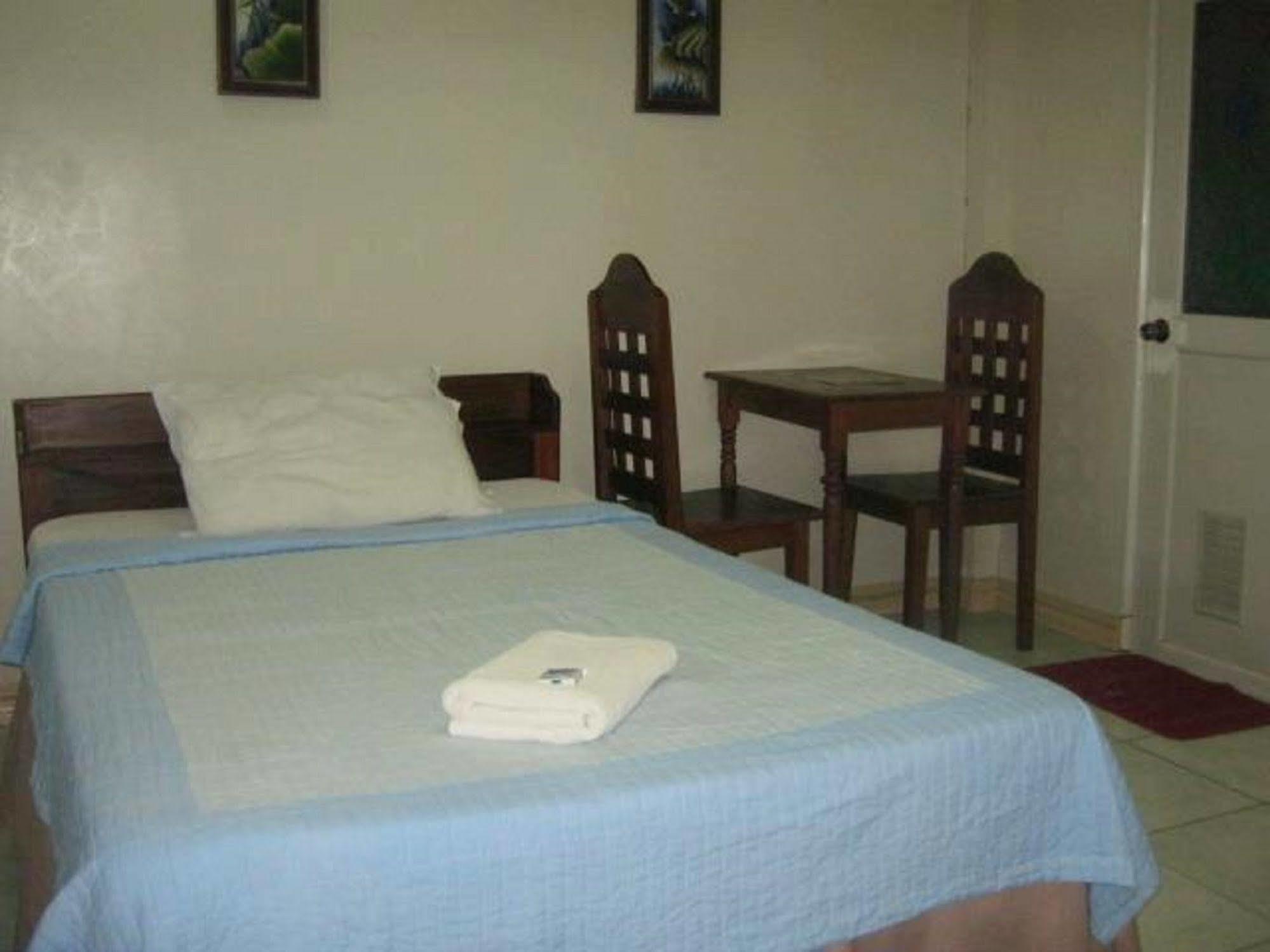 Liberty Park Pension Puerto Princesa Zewnętrze zdjęcie